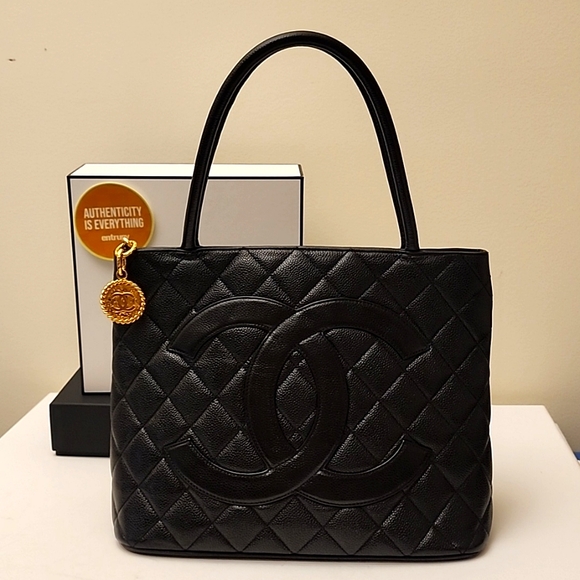 Chanel Caviar Gold Plated Medallion Tote Shoulder Bag Classic Black - Picture 1 of 17